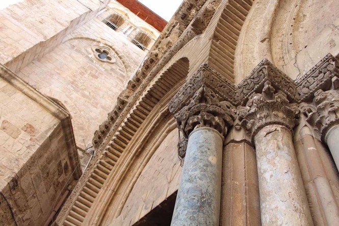 Những mái vòm tuyệt đẹp bên trong nhà thờ mộ Chúa Jesu - ảnh 12