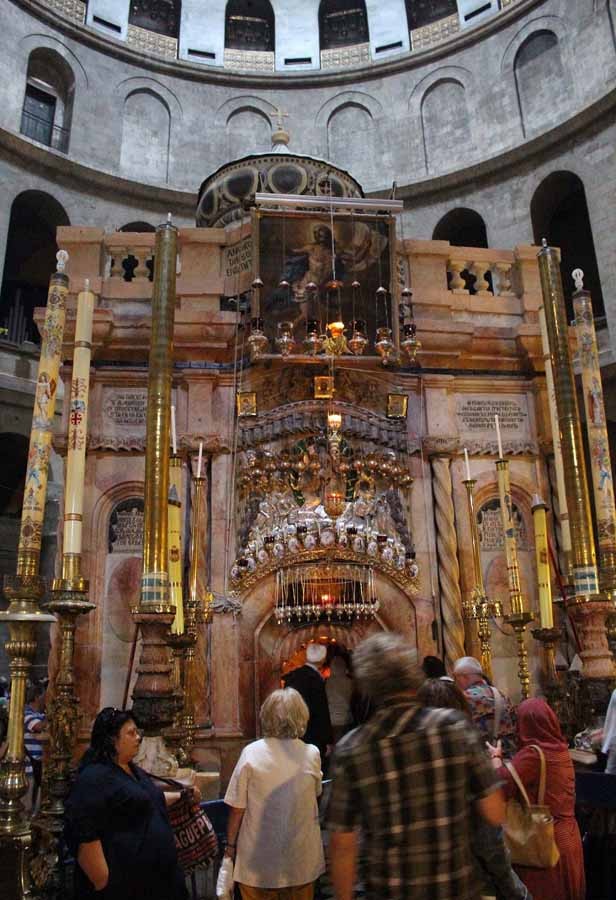 Những mái vòm tuyệt đẹp bên trong nhà thờ mộ Chúa Jesu - ảnh 9