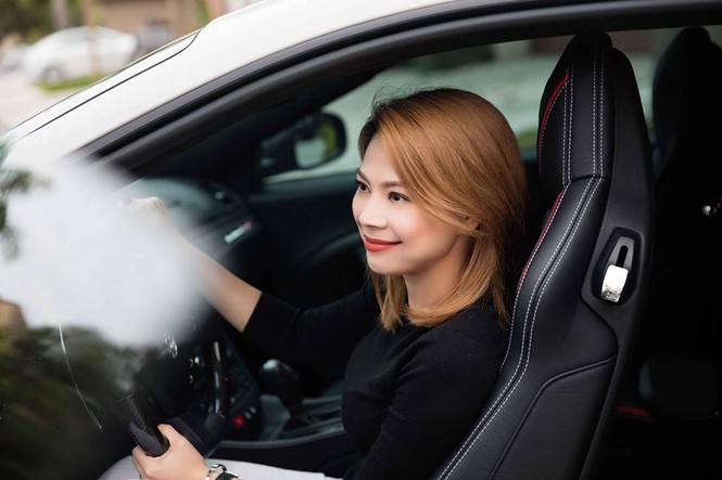 Thanh Thảo khéo khoe xế sang, biệt thự ‘khủng’ - ảnh 6