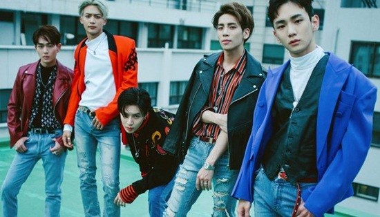 Jonghyun SHINeei vừa tự sát gây chấn động showbiz thế giới là ai? - ảnh 1