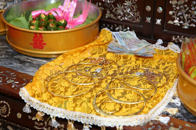 Mâm lễ vật đầy vàng trong đám cưới Lâm Khánh Chi - ảnh 4