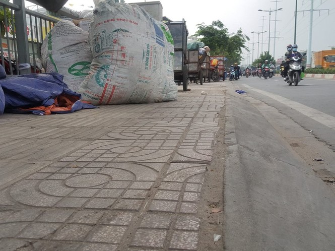 Ẩn họa cháy nổ ở 'xóm phế liệu' nằm giữa khu dân cư tại TPHCM - ảnh 12