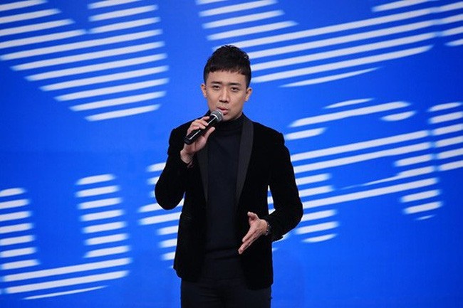 Showbiz 3/1: Đàm Vĩnh Hưng bật mí về mối quan hệ với Hoài Linh - ảnh 1