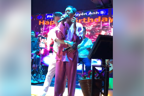 Showbiz 3/1: Đàm Vĩnh Hưng bật mí về mối quan hệ với Hoài Linh - ảnh 2