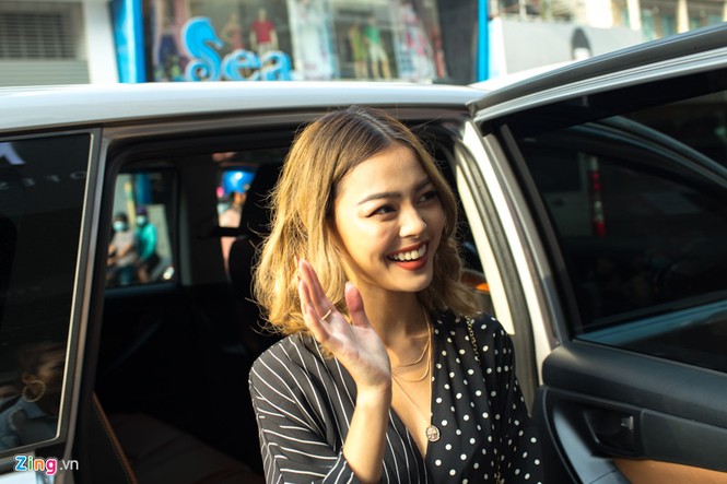 Fan xếp hàng từ 5h sáng để gặp Lily Maymac tại Sài Gòn - ảnh 4