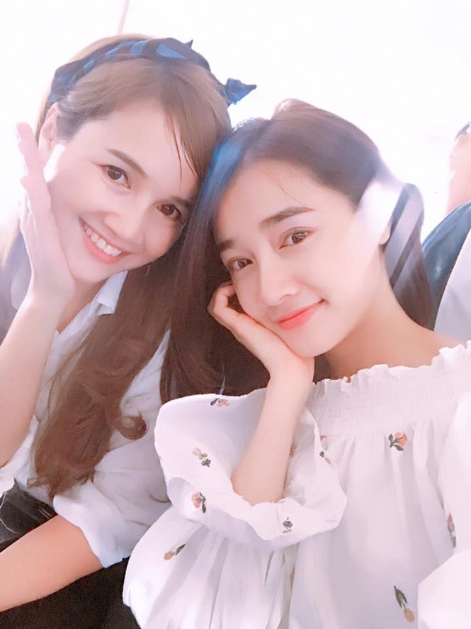 Chị gái Nhã Phương ủng hộ màn cầu hôn của Trường Giang