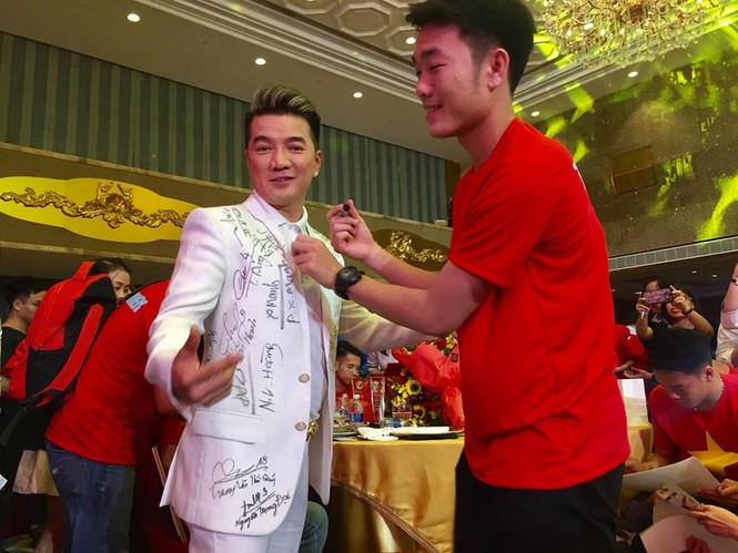 Đàm Vĩnh Hưng và U23 Việt Nam