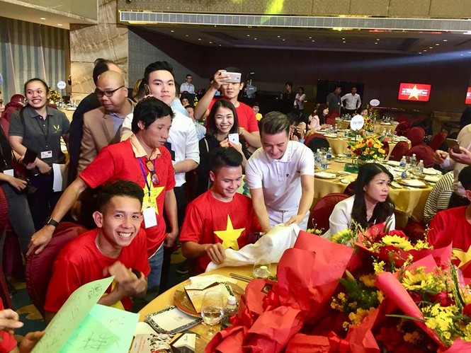 Đàm Vĩnh Hưng và U23 Việt Nam