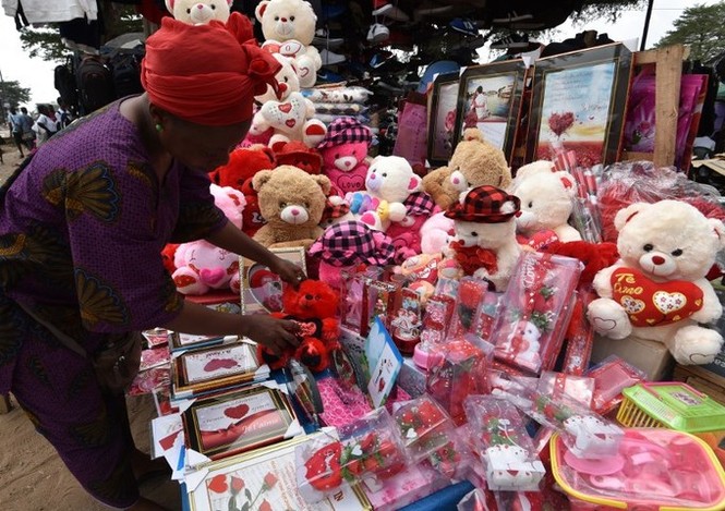 Không khí đón Valentine trên khắp thế giới - ảnh 11