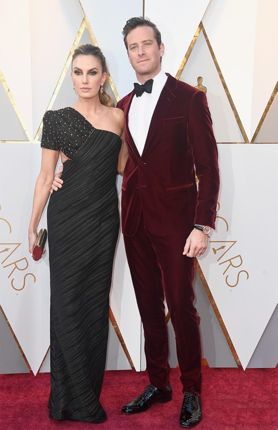 Các cặp đôi trao nụ hôn ‘thiêu cháy’ thảm đỏ Oscar 2018 - ảnh 7