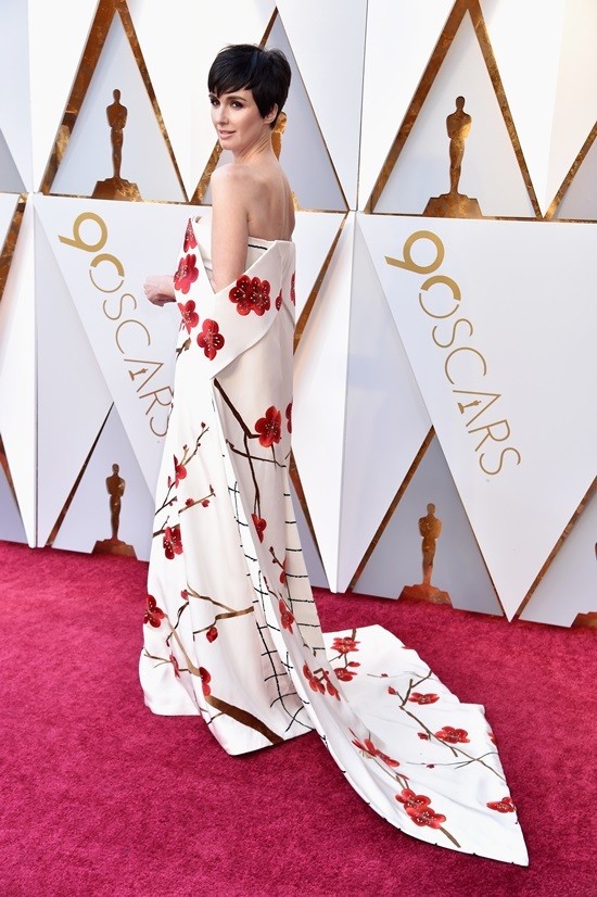 Vì sao diễn viên gợi cảm gốc Việt được chú ý trên thảm đỏ Oscar? - ảnh 6