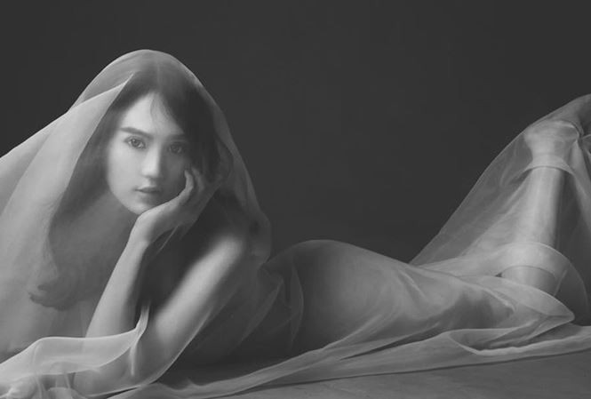 'Nữ hoàng nội y' Ngọc Trinh nói gì khi tung ảnh nude ở tuổi cận 30? - ảnh 2