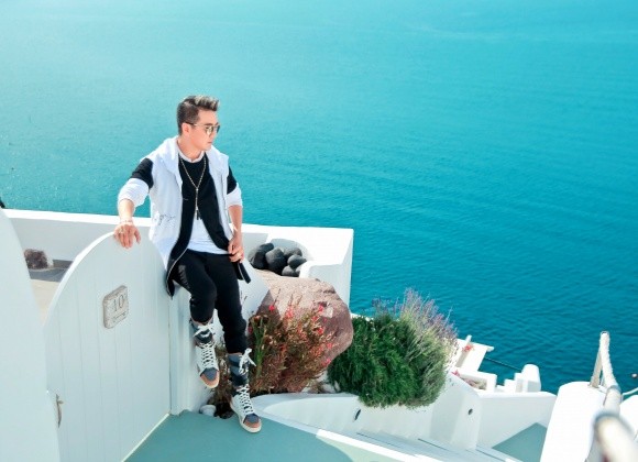 Đàm Vĩnh Hưng sang chảnh như ông hoàng 'chốn thiên đường' Santorini - ảnh 3