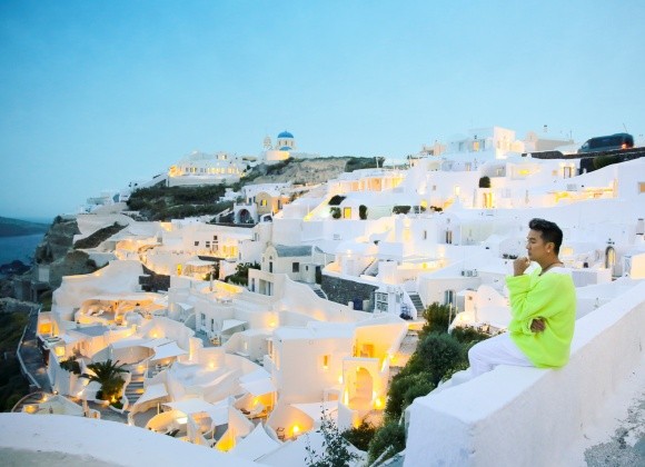 Đàm Vĩnh Hưng sang chảnh như ông hoàng 'chốn thiên đường' Santorini - ảnh 11