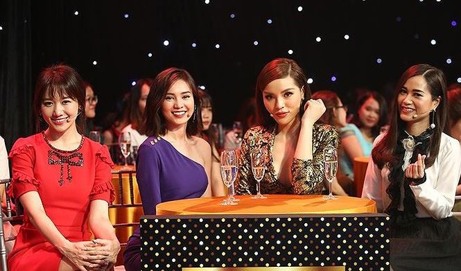 Showbiz 27/5: Hà Hồ đăng ảnh 'nhạy cảm' của Kim Lý gây xôn xao - ảnh 1