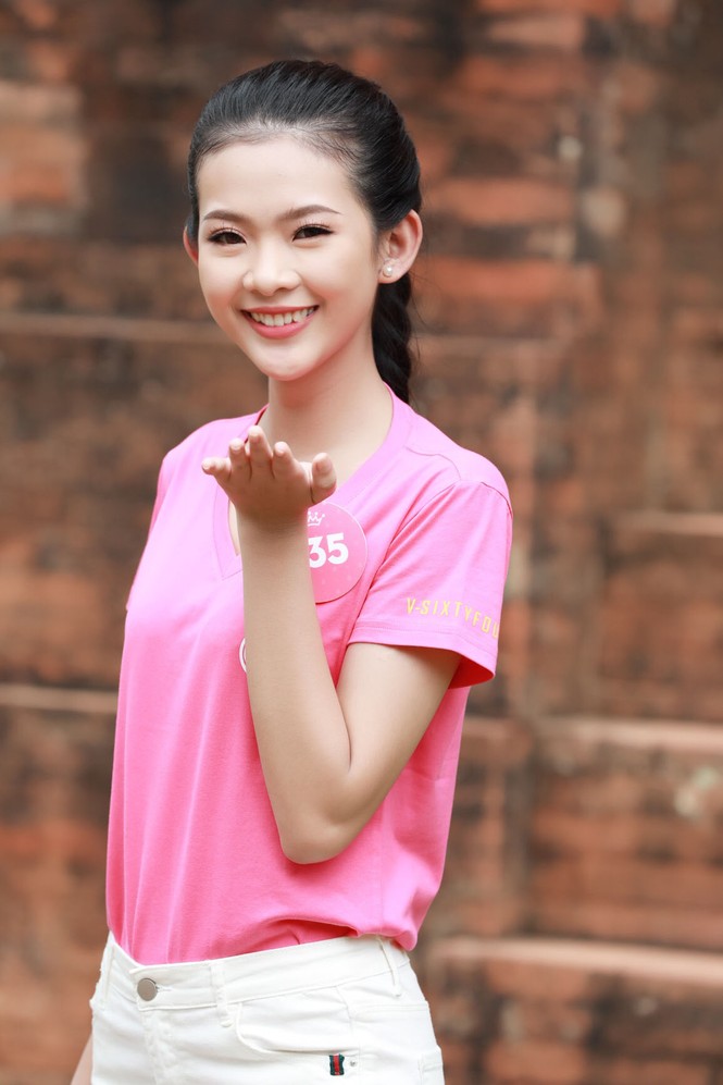 Thí sinh HHVN hào hứng khám phá Tháp Đôi Bình Định - ảnh 9