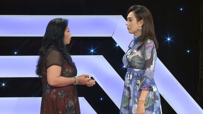 Showbiz 17/9: Người đẹp 19 tuổi đăng quang Hoa hậu Thế giới Thái Lan - ảnh 2