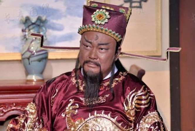 Showbiz 2/10: Nhan sắc ‘lạ’ của Hoa hậu Diễm Hương gây ‘sốc’ - ảnh 3
