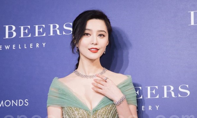 Showbiz 13/10: Em gái vô tình để lộ bí mật 'sốc' của Nhã Phương - ảnh 5