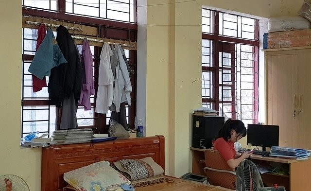 Ngôi trường suốt 3 năm thầy trò không có chỗ đi vệ sinh - ảnh 3