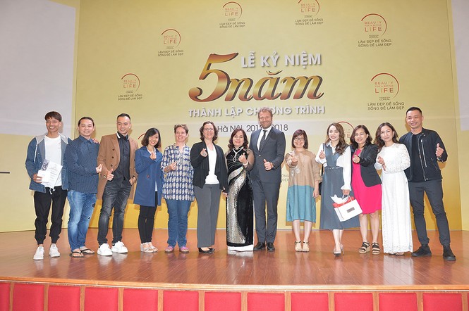 Trao cơ hội cho người kém may mắn - ảnh 2