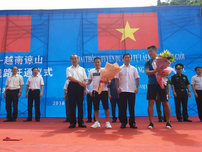 Khai thông tuyến du lịch tự lái xe qua biên giới Việt- Trung - ảnh 1