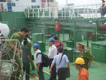 Tàu bị cướp cặp cảng, công an thực hiện điều tra nóng - ảnh 4