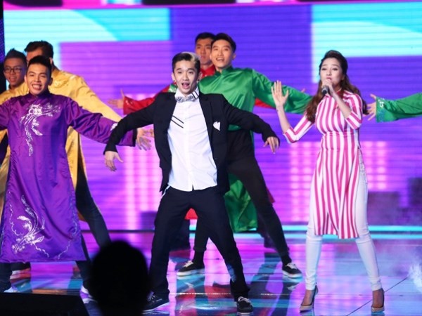The Remix: Được Hà Hồ chấm điểm 10, Sơn Tùng M-TP lại soán ngôi đầu - ảnh 4