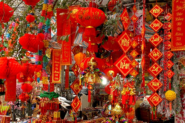 Nhộn nhịp thị trường vàng mã sát Tết ông Công ông Táo - ảnh 16
