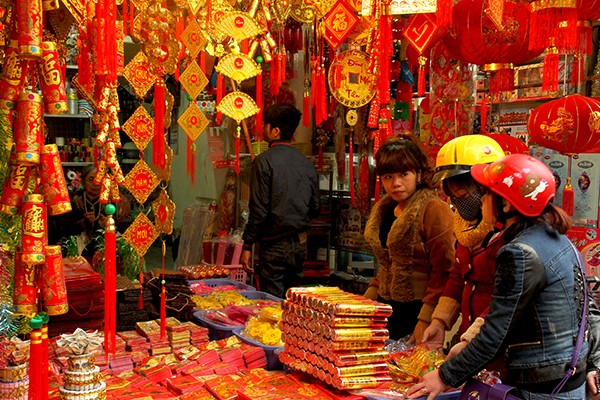 Nhộn nhịp thị trường vàng mã sát Tết ông Công ông Táo - ảnh 17
