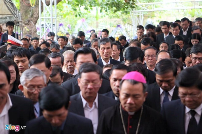 Lệ tuôn trào trong lễ truy điệu ông Nguyễn Bá Thanh - ảnh 2