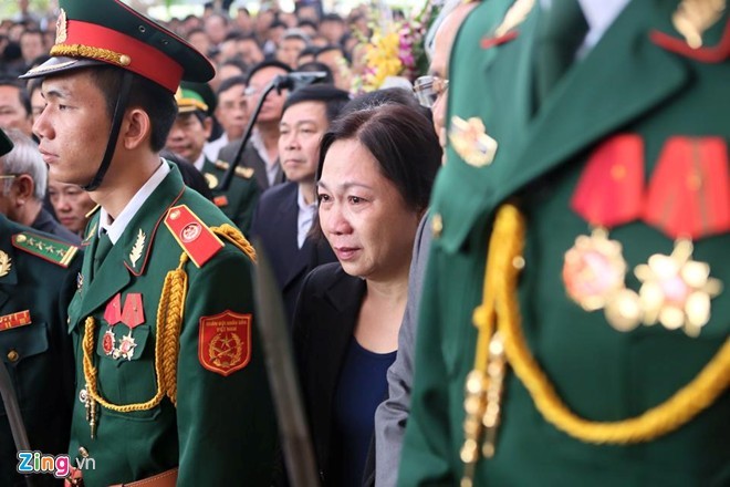Lệ tuôn trào trong lễ truy điệu ông Nguyễn Bá Thanh - ảnh 7