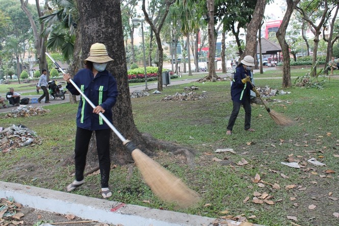 Tất bật cho Sài Gòn sạch đẹp đón giao thừa - ảnh 6