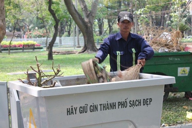 Tất bật cho Sài Gòn sạch đẹp đón giao thừa - ảnh 9