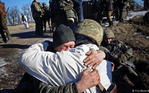 Ukraine ngày càng rối ren sau một năm chính biến - ảnh 4