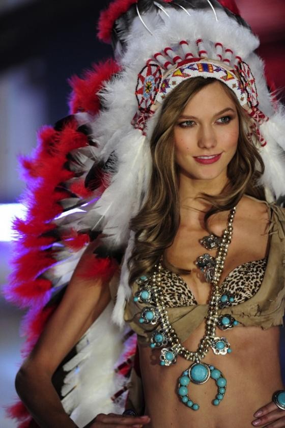 12 bộ cánh nóng bỏng gợi cảm của ‘thiên thần’ Karlie Kloss - ảnh 8