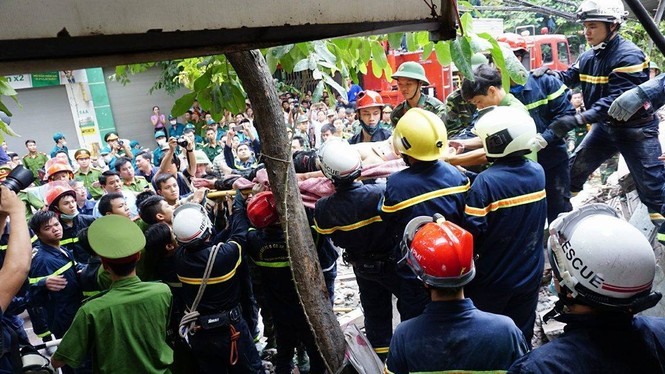 Hà Nội: Sập nhà 3 tầng, 2 người tử vong - ảnh 12