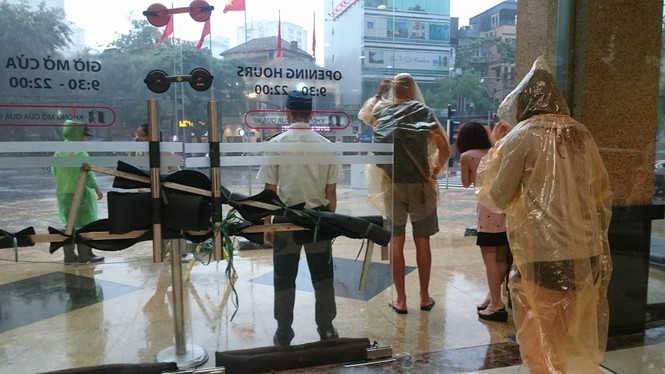 Bão số 3 vào Hà Nội suy yếu thành áp thấp nhiệt đới - ảnh 16