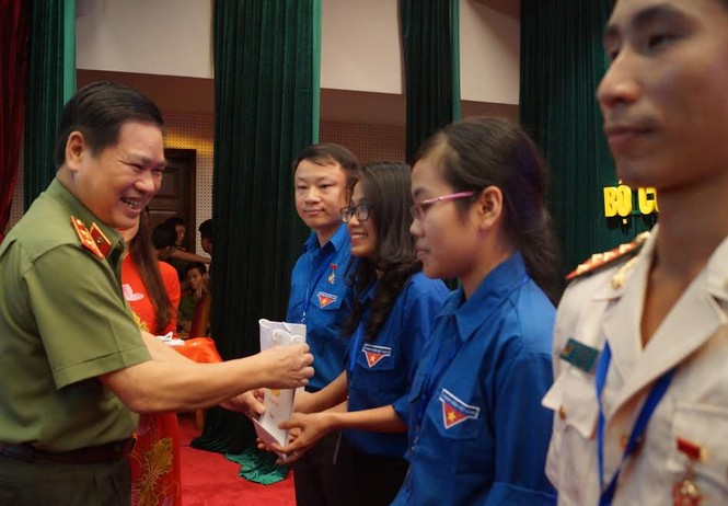 Thanh niên rèn đức - ảnh 1