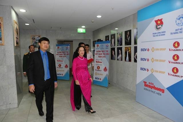 Trao giải 10 gương mặt trẻ Việt Nam tiêu biểu 2016 - ảnh 21