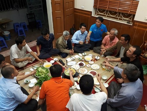 Cảm xúc vỡ tung ở quê nhà tuyển thủ U23 Nguyễn Quang Hải - ảnh 1