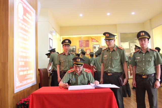 Cục An ninh Văn hóa, thông tin, truyền thông báo công dâng Bác - ảnh 3