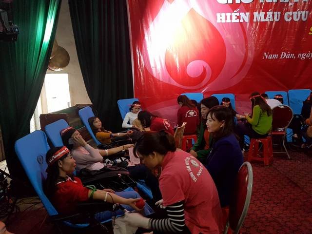 Sôi động ngày hội hiến máu trên quê hương Bác - ảnh 4