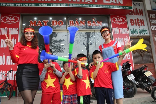 TP Vinh đang “nóng” lên trước trận chung kết cổ vũ U23 Việt Nam - ảnh 7