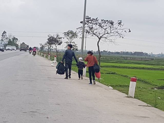 Lao động Nghệ An tất bật đón xe khách vào Nam, ra Bắc làm việc - ảnh 8