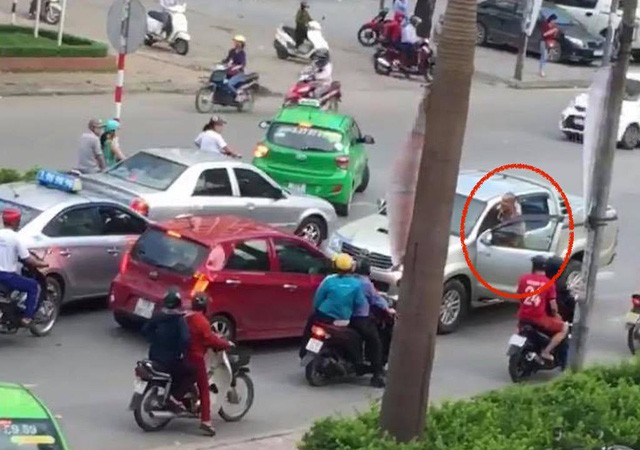 Tài xế đi ngược chiều chặn xe vợ gây chết người: Có nồng độ cồn cao - ảnh 1