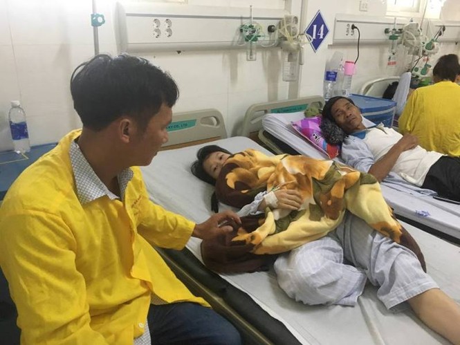 Chồng kể phút vợ cố nâng con khỏi mặt nước khi bị điện giật tại bể bơi - ảnh 1 Chồng kể phút vợ cố nâng con khỏi mặt nước khi bị điện giật tại bể bơi - ảnh 1