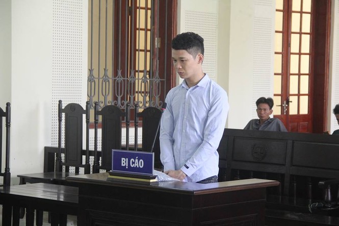 Nam thanh niên nã đạn vào nhóm thanh niên truy đuổi mình - ảnh 1
