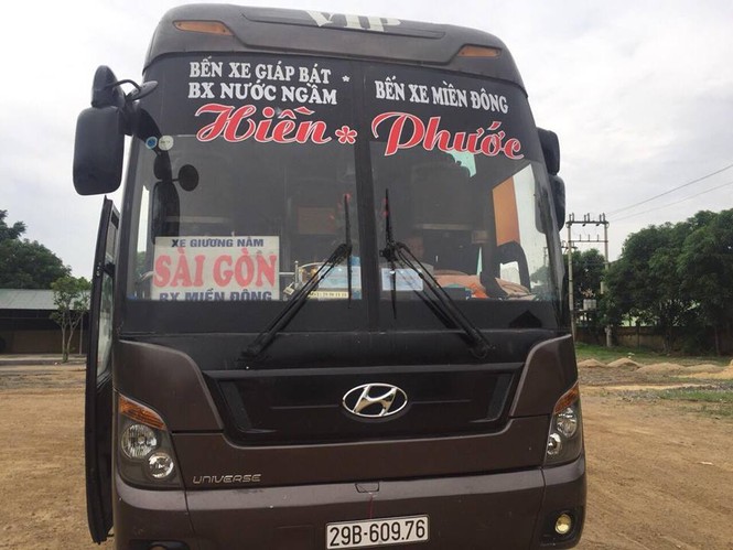 Bắt giữ xe khách vận chuyển 200 hộp tiền chất thuốc nổ đi tiêu thụ - ảnh 1
