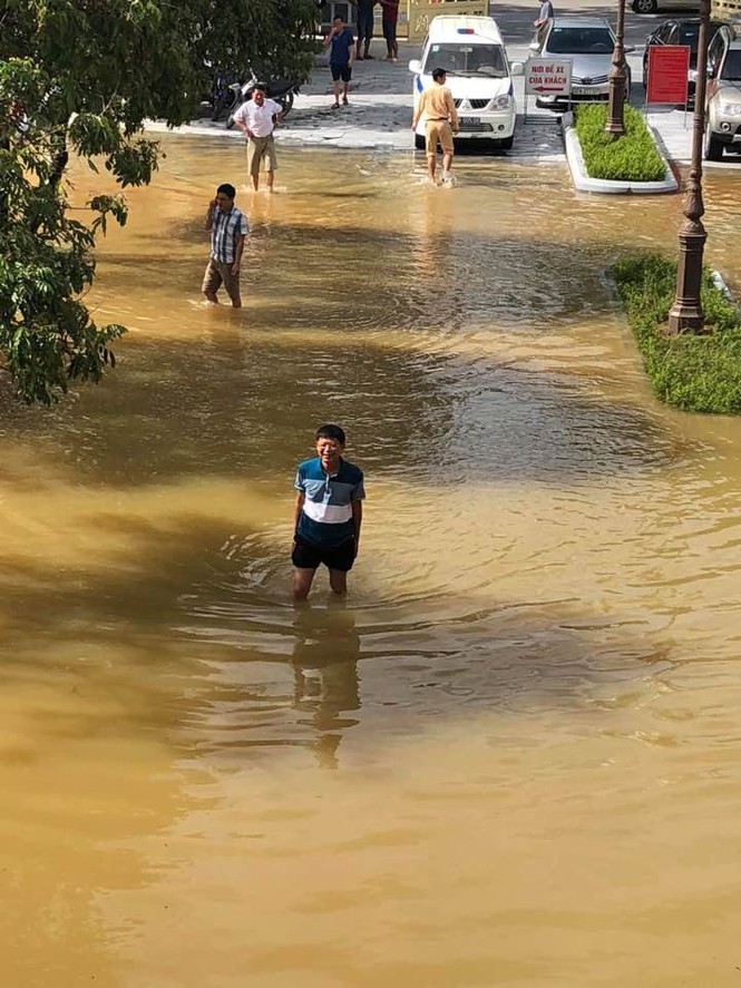 Miền núi Nghệ An gồng mình chống lũ - ảnh 8
